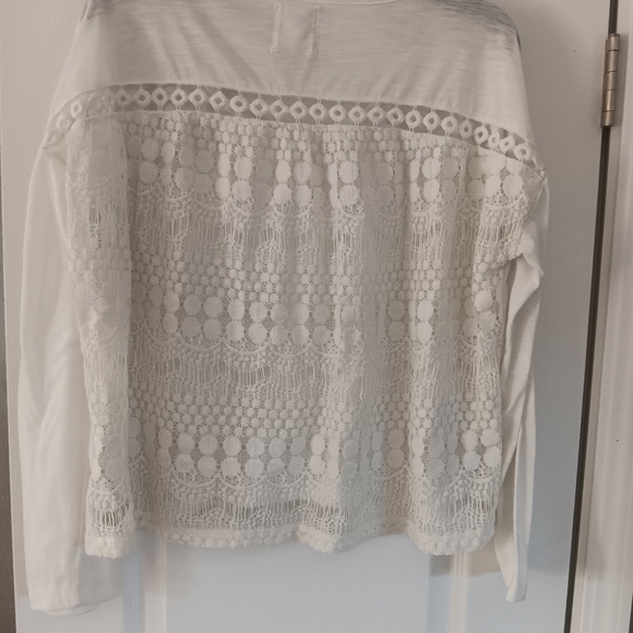 Sadie Robertson Wild Blue White shirt with lace back.  Boho, gypsy - Picture 2 of 10